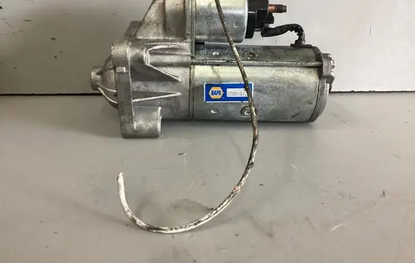 Renault Trafic II (X83) Starter motor