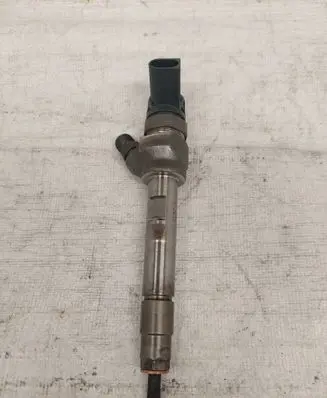 BMW X3 F25 Fuel injector 8514146 0445110712