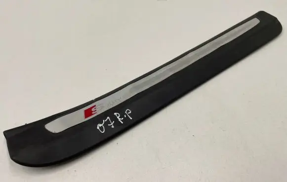 Audi Q7 4L Front sill trim cover 4L0853374B