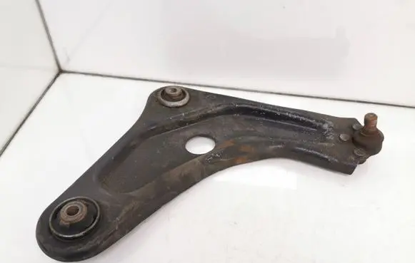 Peugeot 207 Front lower control arm/wishbone