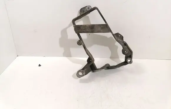 Audi A8 S8 D3 4E A/C compressor mount bracket 4E061689D