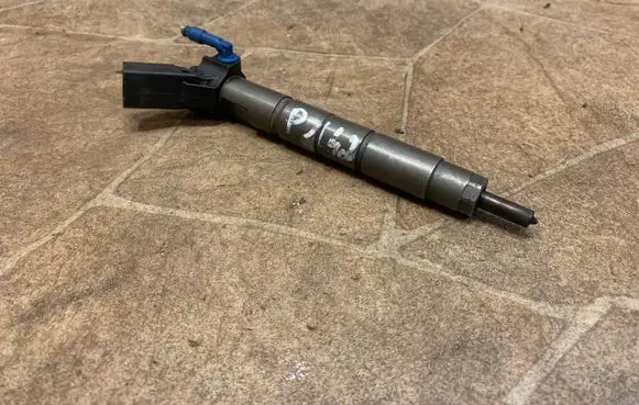 Fuel injector