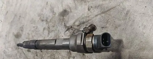 BMW 1 E81 E87 Fuel injector 0445110289