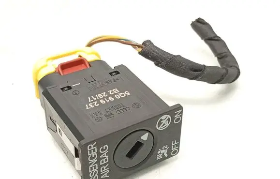 Volkswagen PASSAT B8 Passenger airbag on/off switch 5Q0919237