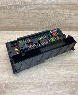 BMW 5 F10 F11 Fuse module 9252815 1670487