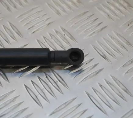 Toyota Verso-S Tailgate/trunk strut/damper