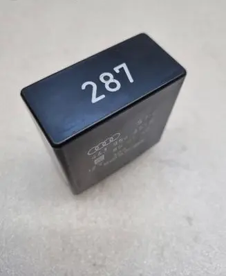 Audi 80 90 S2 B4 Window control relay 443959257B 898540