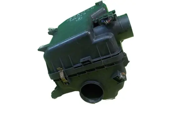 Mitsubishi L200 Air filter box 