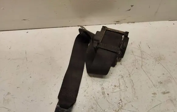 Audi A4 S4 B5 8D Rear seatbelt 16398d