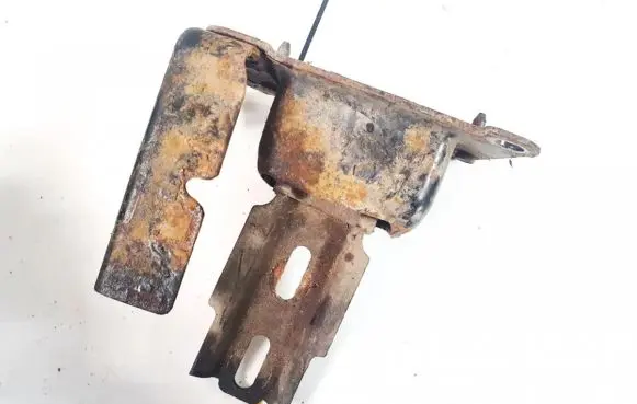 Engine mount bracket