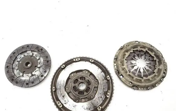 Renault Clio IV Clutch set kit 302103451R