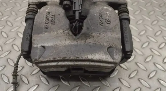 Mercedes-Benz C W205 Front brake caliper A20504