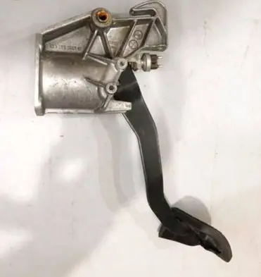 Mercedes-Benz W123 Brake pedal 1232940601