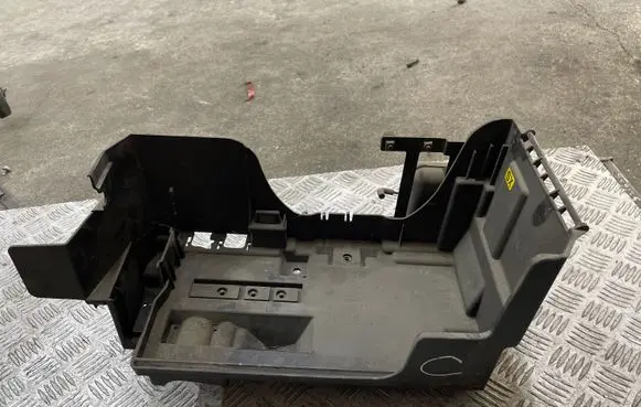 Opel Vectra C Battery tray 24413805
