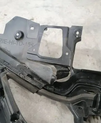 Renault Captur II Front bumper upper radiator grill 620365678R 070036