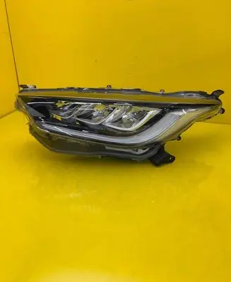 Toyota Yaris Headlight/headlamp K0-8