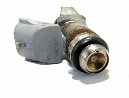 Seat Toledo II (1M) Fuel injector 036031T