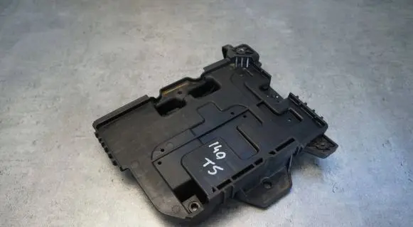 Hyundai i40 Battery box tray 37150-3Z000
