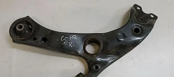 Toyota C-HR I Front lower control arm/wishbone