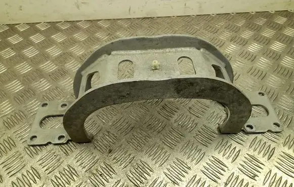 BMW 5 G60 Engine mounting bracket