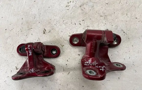Infiniti QX30 Rear door hinge set H04005DMMA A046572 H04205DMMA