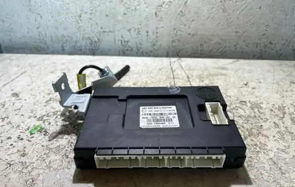 KIA Rio BSM Control unit 954001WEC0 116RA000327 P3281504