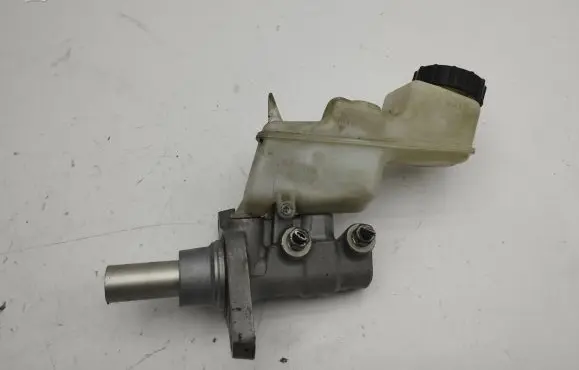 Toyota Yaris Master brake cylinder 350887761