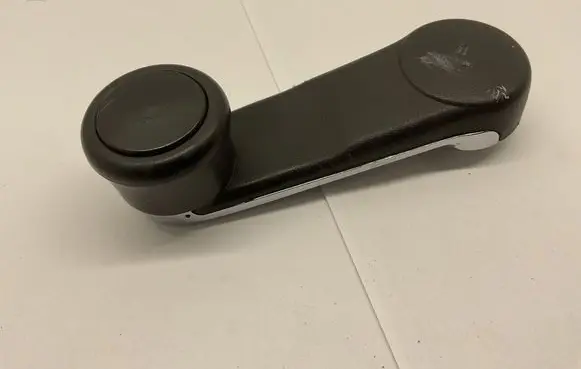 Audi 80 90 B3 Front door window winding handle 443837581D
