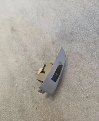 Toyota Avensis T250 Electric window control switch