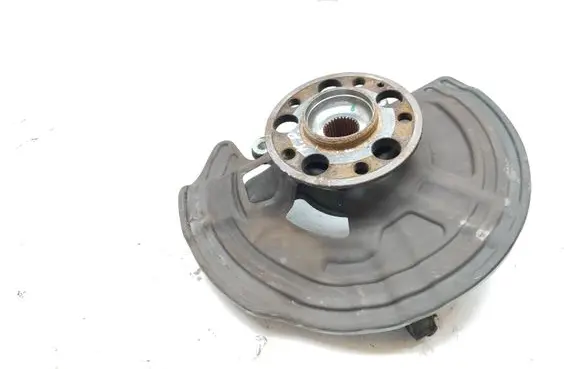 Mercedes-Benz B W246 W242 Front wheel hub