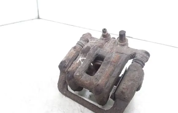 Honda CR-V Rear brake caliper