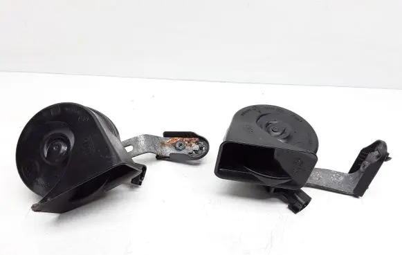 Volvo V60 Horn signal 30796897 30796896