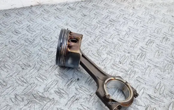 Alfa Romeo Mito Piston with connecting rod Z16A 4405 1295