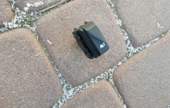 Renault Trafic III (X82) ESP (stability program) switch 251454612R