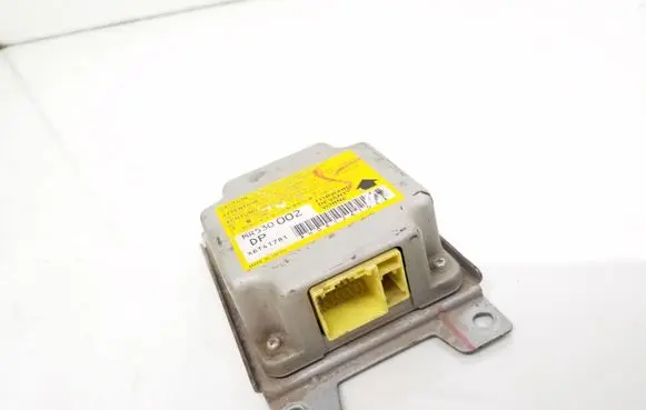 Mitsubishi Pajero Sport I Airbag control unit/module MR530002