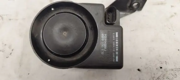Audi A3 S3 8L Alarm system siren 8L0951605A