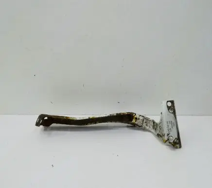 Audi A4 S4 B8 8K Fender mounting bracket 8K0821136B