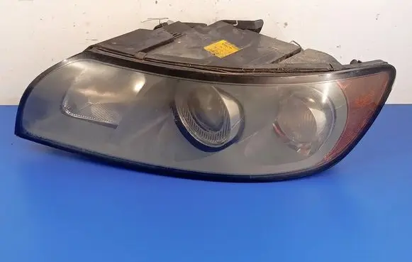Volvo V50 Headlight/headlamp 30698885