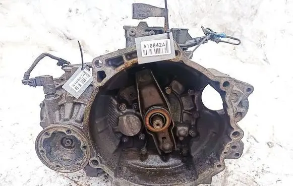 Manual 5 speed gearbox