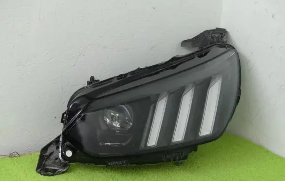Peugeot 208 Headlight/headlamp 9841642080