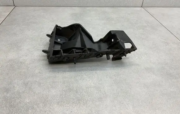 Audi Q5 SQ5 8R Front bumper mounting bracket 8R0807284C