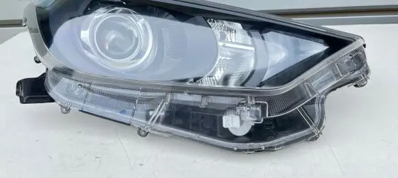 Toyota Yaris XP210 Headlights/headlamps set 