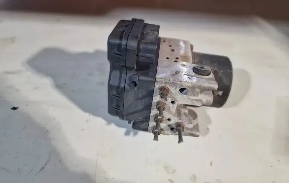 Toyota Avensis Verso ABS Pump 4454044050