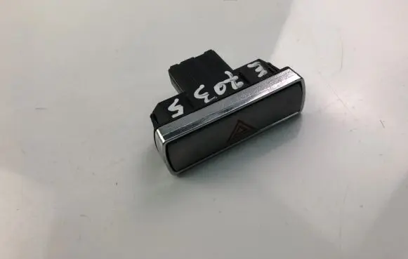 Ford Mondeo Mk III Hazard light switch 13A350AB