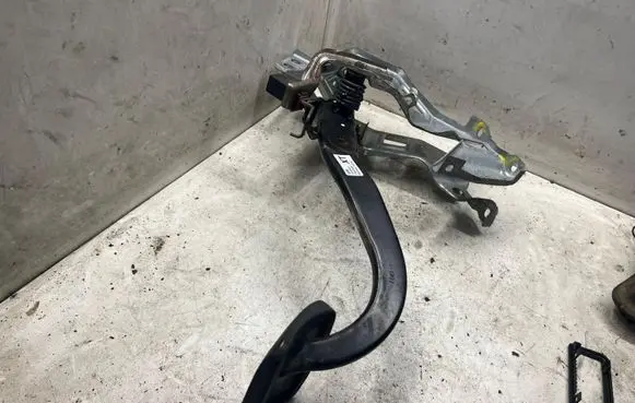 Opel Zafira B Brake pedal 24463407