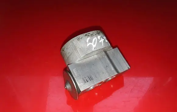Mitsubishi Pajero Air conditioning (A/C) expansion valve 4475002860