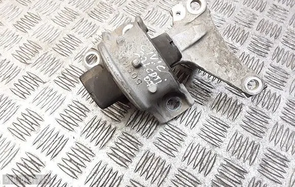 Engine mount bracket
