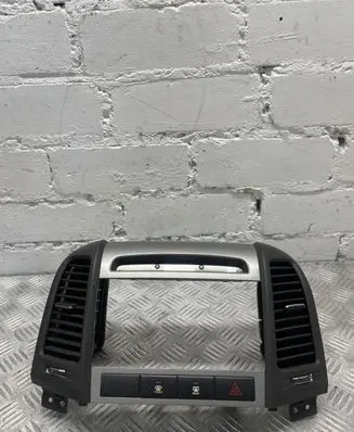 Hyundai Santa Fe Dash center air vent grill 945302B000