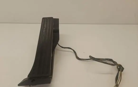 BMW 7 E65 E66 Accelerator throttle pedal 676693002 6766930