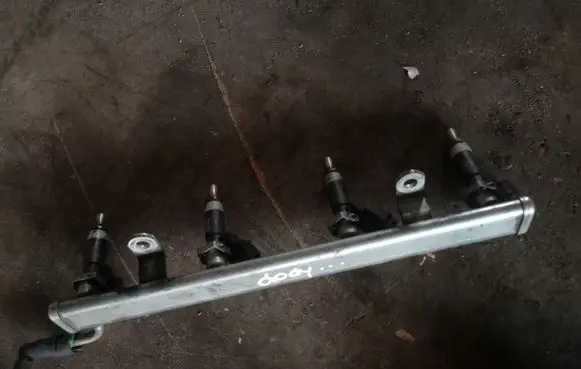 Dodge Journey Fuel injectors set 04891577AD